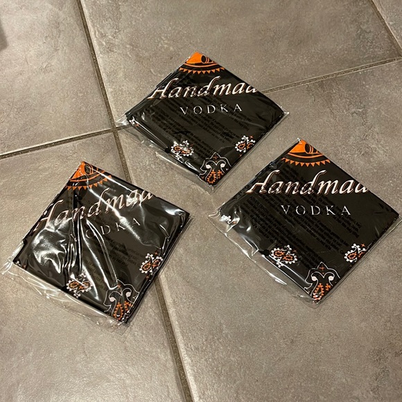 (Lot of 10) Tito’s Vodka Bandanna - Picture 2 of 3